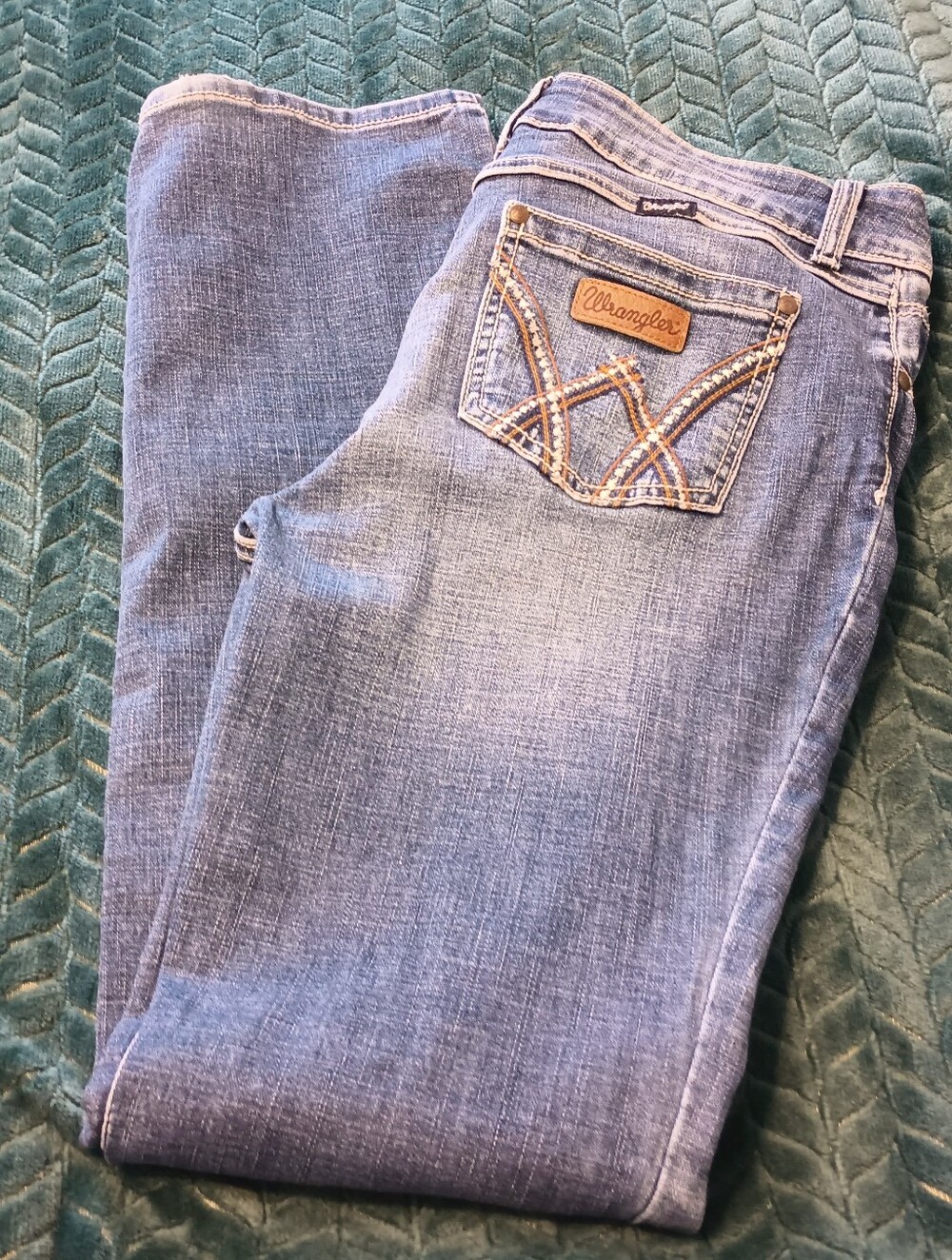 Wrangler Women's Medium Blue Boot Cut Jeans with Embroidered Pocket